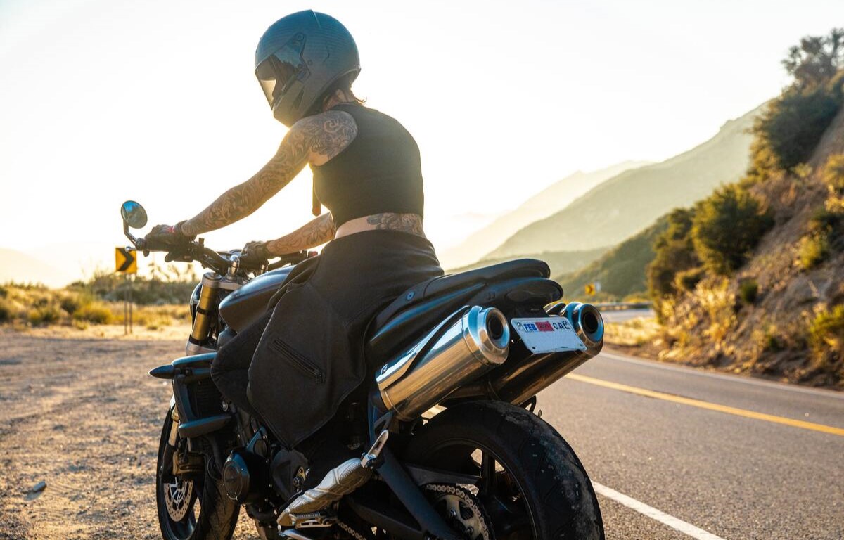 Casco para moto de mujer, todo lo que hay que saber