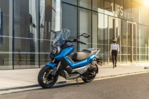 Lifan KPV 150_ una scooter futurista