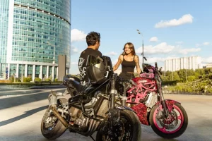 qué es una moto naked