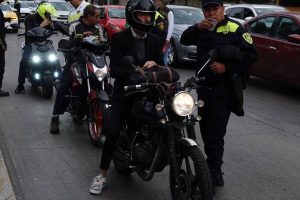 qué papeles necesita una moto para circular en méxico